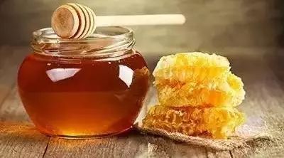 一勺蜂蜜+12种喝法，帮您省去不少医药费