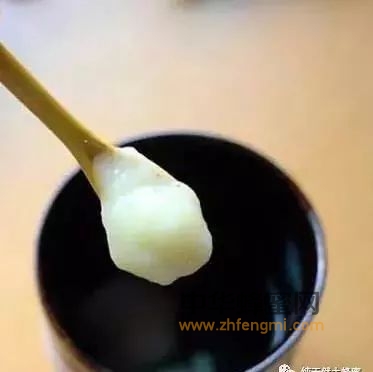 为何日本人的长寿和蜂皇浆有关？中国老人为啥不吃蜂皇浆呢！