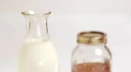 纯牛奶可以加蜂蜜一起喝吗