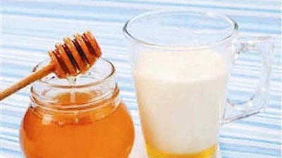 早上是喝蜂蜜水还是淡盐水？？？