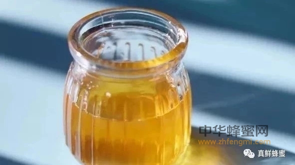 这种方式冲服蜂蜜，等于在喝糖水！