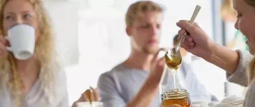男人喝蜂蜜水加一宝，肾越来越强