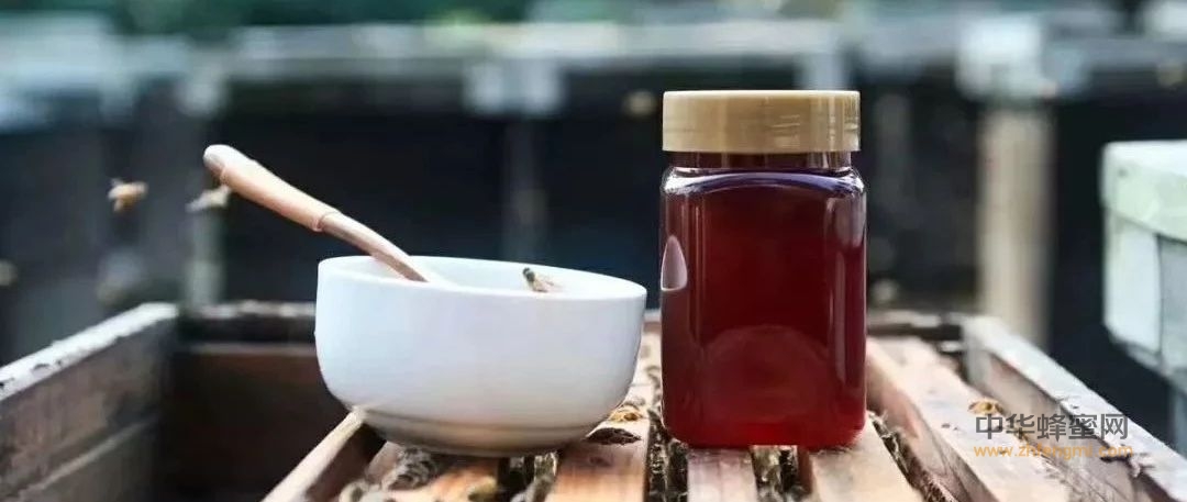 真正的纯天然蜂蜜产于蜂场，而不是工厂！这么多年蜂蜜你都白喝了吗？