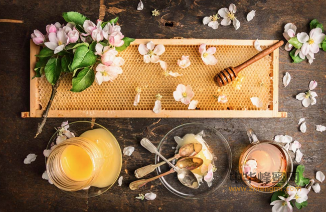 蜂蜜的10个小秘密，11种健康问题只需要这样吃蜂蜜，看完你就懂了！