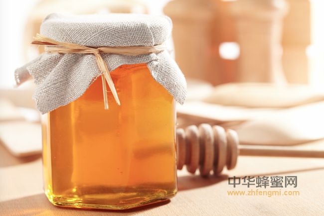 蜂蜜的美容作用   蜂蜜润肤   蜂蜜养颜美发   蜂蜜清洁皮肤