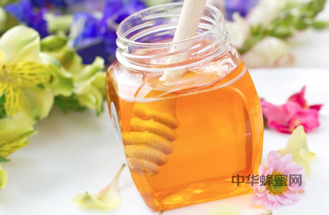 蜂蜜是天然绿色保健品，应该常喝！