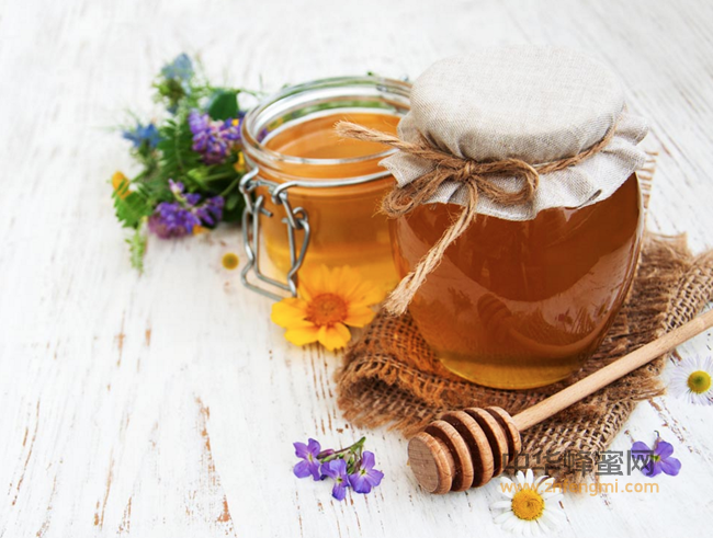 喝蜂蜜水抗秋燥，秋季蜂蜜养生吃法！！