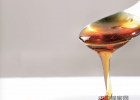 蜂蜜去痰吗 蜂蜜茶治咽喉炎 蜂蜜柠檬可以做面膜吗 白椴蜂蜜 岩蜂蜜的吃法