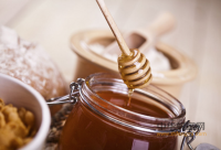 为什么蜂蜜会有很好的美容效果？